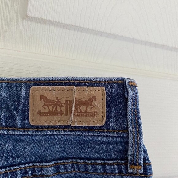 Levi's Women's 525 Straight Leg Medium Wash Mid Rise Elastic Band Jeans Size 32 - Picture 7 of 9